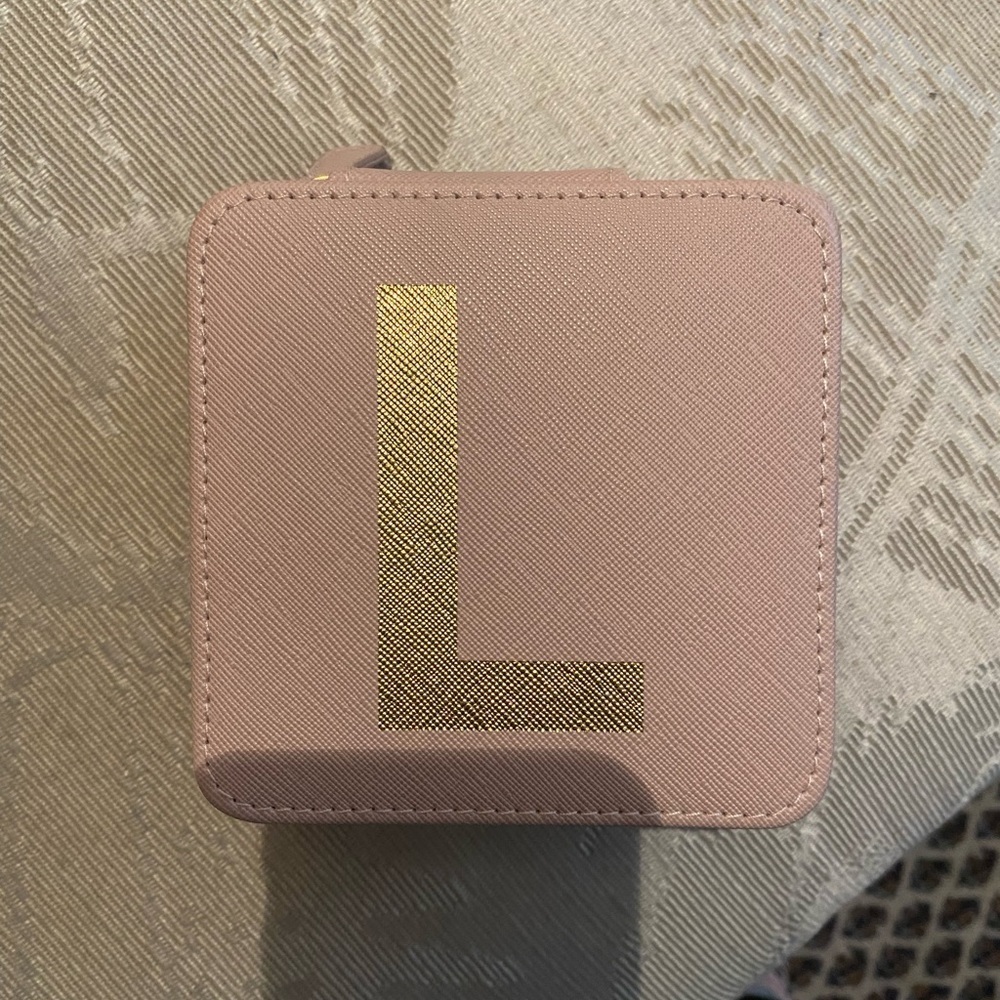L travel jewellery box